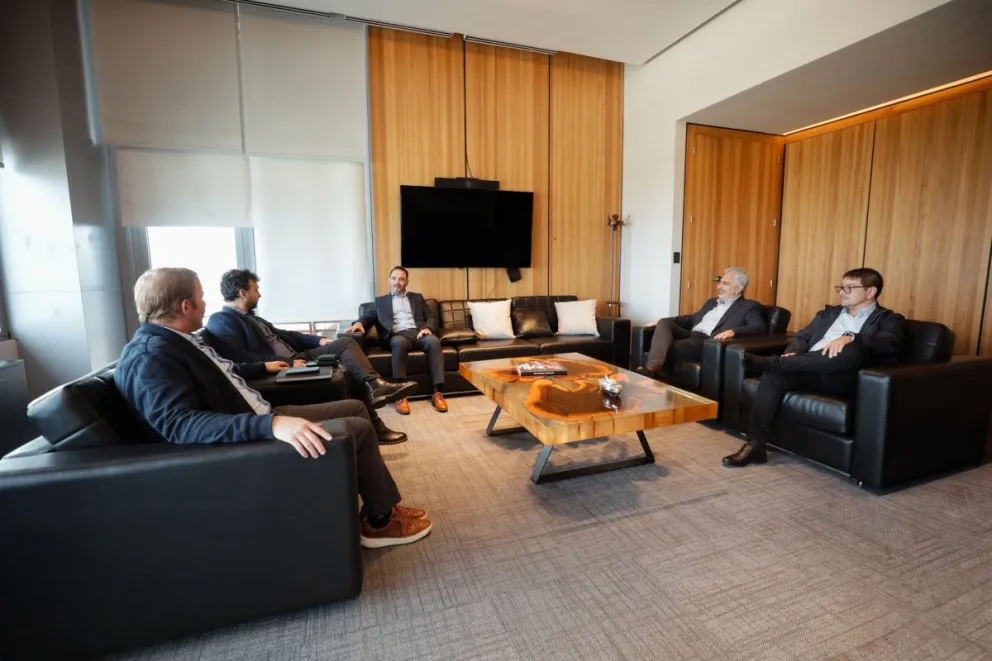 Analizan la instalación de una planta de ensamblaje de maquinaria agrícola